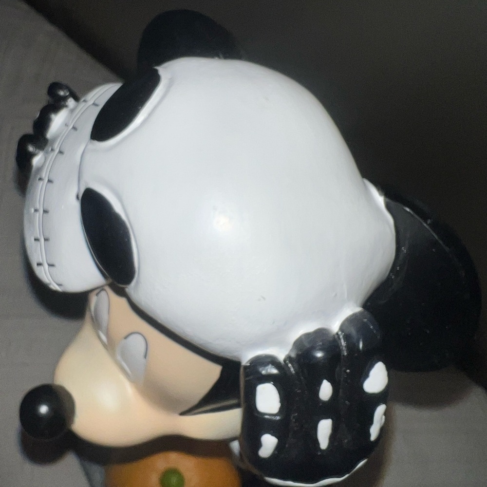 Skeleton Mickey Mouse - Picture 7 of 12